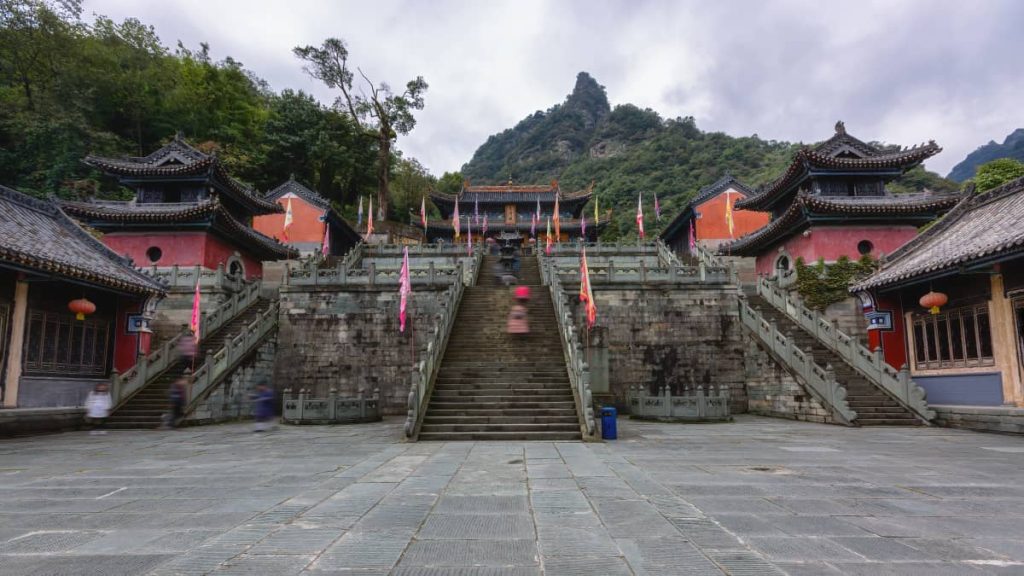 The image shows Qiongtai Temple